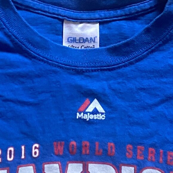 Majesic MLB Chicago Cubs 2016 World Series Champions Caricature Shirt-Small-GUC - Picture 3 of 4